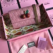 GUCCI古奇 不管是用料 做工 logo 鋼印 編碼 走線 每一個細節都將古奇的精彩內涵表現得淋漓盡致 質量保證 售后無擔憂 原廠材料！實物拍攝 質量如圖可見 型號：481291尺寸：16.5*10