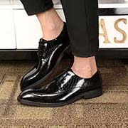 LV 路易威登正裝男士皮鞋 新款來襲～原版質量 鞋面采用意大利進口頭層開邊珠 牛皮 皮質柔軟細膩 進口羊 皮里 耐磨防滑組合大底 鞋型端莊霸氣 奢華魅力無所掩蓋！自然灑脫的新貴主義 引領潮流。碼數：3