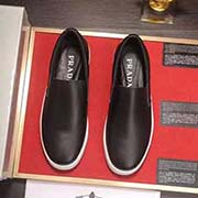 普拉達 男鞋高等官網1：1新力作：鞋面采用意大利進口頭層牛皮 全真皮內里制作 讓行走更加便捷舒適！獨家新款 驚世之作 ！打造時尚個性襯托你的與眾不同！潮男畢備!經典 3色可選！數碼：38-44。