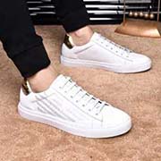 現貨牛皮內里國際名品阿瑪尼2018的新款式報到 原汁原味的歐式風格 賞心悅目 為了讓鞋子更加耐用不變形 制作繼續沿用傳統做法 但仍然不乏創新 皮質上選擇了進口頭層小牛皮 奢華品質 原版防滑耐磨大