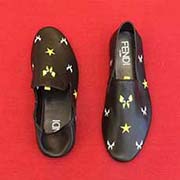 。。羊里芬迪系列產品 眾多明星至愛 采用高等進頭層牛皮 羊里 簡約大氣而不失雅致 精良詮釋鞋履新靈感 經典與時尚融為一體 奢華迷夢 駕凌時尚高等品質 值得信賴 38-45碼