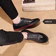 普拉達～獨特現(xiàn)代風運動鞋。專柜代買 休閑鞋 男士2018專柜同步發(fā)售 意大利進口原版精選頭層柔軟牛皮 特殊材質。 羊皮內里 拒絕脫色磨腳鞋底：原廠特供原版底 超酷 法國懶人風格設計 品質 超舒服原版底