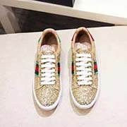 新款。全套包裝 情侶款高等版本 歡迎對比 Gucci古奇 新小白鞋系列休閑便鞋！官網1：1打造。鞋面采用古奇專用特殊材質。內里采用優質水紋羊里柔軟舒適。挑剔的選料精致的做工給您好的享受。碼數：35