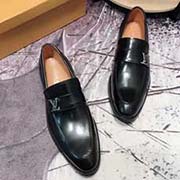 牛里Louis Vuitton路易威登/LV高等 2018春款專柜同步發售 鞋面意大利進口頭層牛皮 全進口牛皮內里 完全一比一復刻 鞋底：原廠特供原版底 獨家活動成型底超級舒適 原廠跟單貨 高品質 可