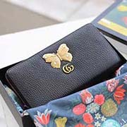 GUCCI古奇 不管是用料 做工 logo 鋼印 編碼 走線 每一個(gè)細(xì)節(jié)都將古奇的精彩內(nèi)涵表現(xiàn)得淋漓盡致 質(zhì)量保證 售后無擔(dān)憂 原廠材料！實(shí)物拍攝 質(zhì)量如圖可見 型號(hào)：499363尺寸：19*6*3