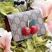 GUCCI古奇 不管是用料 做工 logo 鋼印 編碼 走線 每一個細(xì)節(jié)都將古奇的精彩內(nèi)涵表現(xiàn)得淋漓盡致 質(zhì)量保證 售后無擔(dān)憂 原廠材料！實物拍攝 質(zhì)量如圖可見 型號：476050尺寸：11*9*3