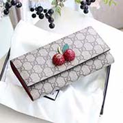 GUCCI古奇 不管是用料 做工 logo 鋼印 編碼 走線 每一個細節(jié)都將古奇的精彩內(nèi)涵表現(xiàn)得淋漓盡致 質(zhì)量保證 售后無擔憂 原廠材料！實物拍攝 質(zhì)量如圖可見 型號：476049尺寸：19*9*3