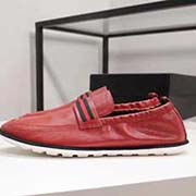  GUCCI 古奇專柜同款高品質休閑豆豆鞋 鞋面采用進口意大利小牛皮 內里采用高等進口環保豬皮 和舒適超軟耐磨橡膠大底 代工級別工藝 真正的 品質 非市場一般品質 碼數 38-43