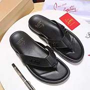  Christian Loubotin紅底鞋/CL/克里斯蒂娜·魯布托 標準碼：男碼38/4445可以訂做 等級： 品質 材料：牛皮打柳釘 羊皮內里。原版橡膠大底 款式類別：涼鞋系列 百搭舒適 顏色：