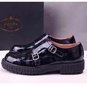  獨家純手工定制高等貨 PRADA 普拉達歐洲專柜私人訂制款 真正 高等品質 鞋面采用原廠進口高等漆皮 頭層牛皮全包內里 進口抗壓頭層羊皮鞋墊 專柜特供個性新潮新型TPR立體鞋底 鞋底具有抗磨抗折防滑