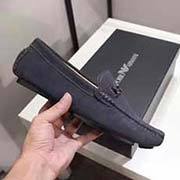  Armani阿瑪尼 2018時尚經典男鞋 高品質 休閑豆豆男鞋 大師級設計創(chuàng)造時尚 成功男士品味助力 防滑出行 休閑 旅游 佳選擇！ 材質：意大利進口磨砂皮 內里：舒適透氣豬里 大底：原版復刻大底