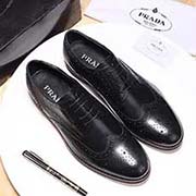  PRADA普拉達 中碼以下建議拿小一碼：男碼38/4445可以定做 等級： 材料：頭層訂制牛皮 真皮沿條 不染色小牛皮內里 牛皮踮腳 原版橡膠大底 款式類別：商務皮鞋 隨意出入各種場合 百搭舒適 顏