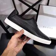 2018獨(dú)家新款GUCCi法國(guó)限量版高等版本新懶人休閑鞋 品質(zhì) 潮流休閑時(shí)尚 超柔軟生膠大底 歐洲進(jìn)口頭層牛皮 內(nèi)里頭層豬皮透氣防臭 論材料做工完勝市場(chǎng)所有版本 高高等版本品質(zhì)出貨 實(shí)物拍攝 凸顯