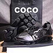  刀峰戰士重現江湖-必爆Y-3 專柜火爆-和國際高等設計師山本耀司合作的 Y代表山本耀司 3代表著阿迪達斯的3條線飾邊設計 活力 青春帥氣 與眾不同是Y3的訴求重點 山本耀司將其個人的簡潔 極具設