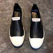 2018古奇GUCCI官網新款 羊皮里 休閑時尚男鞋 版型簡潔大氣 潮男專屬.獨有的官網新元素元素 古奇原版裝飾 時尚又大方 面料原版牛皮+透氣透氣孔 官網指定耐磨休閑大底 專柜經典款實物拍攝 3