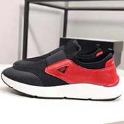  古奇GUCCI官網(wǎng)新款休閑運(yùn)動(dòng)鞋 潮款時(shí)尚男鞋 版型簡(jiǎn)潔大氣 面料原版1::1進(jìn)口織布拼頭層牛皮 官網(wǎng)指定橡膠發(fā)泡耐磨休閑大底 38-43碼