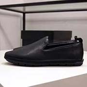  GUCCI 古奇專柜同款高品質(zhì)休閑樂(lè)福鞋 鞋面采用進(jìn)口意大利小牛皮 內(nèi)里采用高等進(jìn)口環(huán)保豬皮 和舒適超軟耐磨橡膠大底 代工級(jí)別工藝 真正的 品質(zhì) 非市場(chǎng)一般品質(zhì) 碼數(shù) 38-43