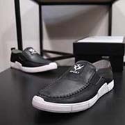 2018獨家新款GUCCi法國限量版高等版本新休閑鞋 品質 潮流休閑時尚 超柔軟生膠大底 歐洲進口頭層牛皮 內里頭層豬皮透氣防臭 論材料做工完勝市場所有版本 高高等版本品質出貨 實物拍攝 凸顯獨特