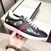 。官網。情侶款 全套包裝 黑色五星蜜蜂高等版 此款為小白鞋黑色高等版。請各位老板看清楚我家鞋子的走線。肯定高等『 Gucci 』古奇 Ace Sneakers小白鞋 再次顛覆了傳統小白鞋的設計 N多明
