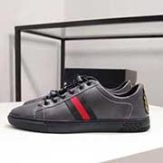  GUCCI 古奇專柜同款高品質(zhì)休閑鞋 鞋面采用進口意大利小牛皮 內(nèi)里采用高等進口環(huán)保豬皮 和舒適超軟耐磨橡膠大底 代工級別工藝 真正的 品質(zhì) 非市場一般品質(zhì) 碼數(shù) 38-43碼