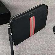 PRADA男士手包 專柜新款式 官網同步 2VF056 黑色紅灰彩帶鱷魚皮 意大利高等原單十字紋牛皮質感極好 內里進口 用布配納帕牛皮 原廠進口槍色字嘜 白鋼五金配件 彩帶鱷魚皮更顯高等