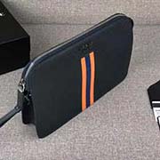 PRADA男士手包 專柜新款式 官網同步 2VF056 深藍橙藍彩帶鱷魚皮 意大利高等原單十字紋牛皮質感極好 內里進口專用布配納帕牛皮 原廠進口槍色字嘜 白鋼五金配件 彩帶鱷魚皮更顯高等