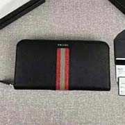 PRADA男士單拉鏈錢包 專柜新款式 官網同步 2ML317 黑紅灰彩帶鱷魚皮 意大利高等原單十字紋牛皮質感極好 彩帶鱷魚皮更顯高等