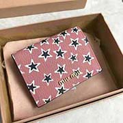 MIUMIU 5MV204口袋小錢包pocket wallet 專柜新款小錢夾今年fashion的印花設(shè)計 里外都是進(jìn)口高等牛皮山羊紋 內(nèi)壓197A 百元鈔銀行卡硬幣零錢通通可以收入其中 size	