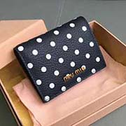 MIUMIU 5MV204口袋小錢包pocket wallet 專柜新款小錢夾今年fashion的印花設(shè)計 里外都是進口高等牛皮山羊紋 內(nèi)壓197A 百元鈔銀行卡硬幣零錢通通可以收入其中 size