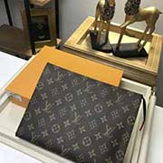 M47544 老花 盥洗袋Monogram帆布盥洗袋 襯里采用可水洗質料制造 可輕易放入手袋中