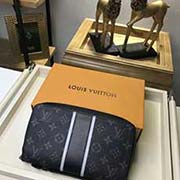 M61698 大號(hào)錢夾在容量上足可與