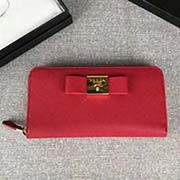 PRADA女士單拉鏈錢包 專柜新款式 官網同步 1ML506 大紅方塊蝴蝶結 意大利高等原單十字紋牛皮質感極好 進口鍍金金屬五金配件 質量手感一流 長20cm高10.3cm