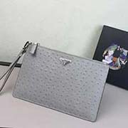  2NH005三角嘜鴕鳥紋 PRADA手挽包 官網同步 意大利高等鴕鳥紋牛皮質感極好走線 長28高18cm 鴕鳥紋淺灰色