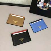  1MC208散字五金 PRADA卡包 官網同步 代工號107C內碼 意大利高等鹿紋牛皮質感極好進口螺紋內里 鹿紋啡紅配橙色