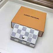 M60701白格 設計小巧精致的鑰匙包 設有六個可系扣六把鑰匙的鎖扣 采用Monogram帆布制造 配襯手袋或公事包 既實用又美觀 10x7cm