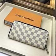 N62632 白格 拉鏈夾 融合運動風格細節與奢華設計才藝的Matchpoint系列摩登男士的時尚之選 經典拉鏈夾 Damier Coastline帆布材質 線條利落 風格優雅 融合多個實用特色設計