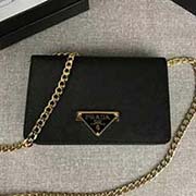 PRADA女士新款單肩斜挎包 可拆卸鏈式肩帶 內里配有可拆卸鏡子 專柜新款式 官網同步 1BP006 黑色三角形鎖扣 意大利高等原單十字紋牛皮質感極好 進口厚金電鍍純銅五金配件 長18cm高11.