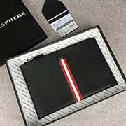 PRADA男士手包 專柜新款式 官網同步 2NG005 黑色紅白彩帶 意大利高等原單十字紋牛皮質感極好 內里進口羊皮 原單Lampo拉鏈 長28cm高18cm