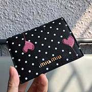 MIUMIU 口袋小錢包 pocket wallet 專柜新款小錢夾今年fashion的印花設(shè)計 5MV204 里外都是進口高等牛皮山羊紋 內(nèi)壓197A 百元鈔銀行卡硬幣零錢通通可以收入其中 8 1