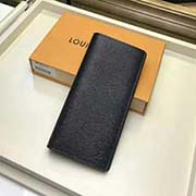 M32572 Brazza 錢夾含有多個信用卡槽和紙幣個隔層 優雅柔軟的Epi皮革材質 size 10X19CM