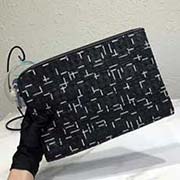  Bottega Veneta 2018年新款 BV編織手包 采用進(jìn)口高等胎牛皮 手工編織和細(xì)線刺繡 精良演繹Intrecciato圖案 點(diǎn)綴幾何線條刺繡 時尚活力 內(nèi)置功能性夾層 大容量包身V653