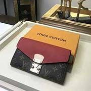 M58414 功能多樣的 Pallas 錢夾設計極為精妙 時尚感十足又頗具實用性 色彩鮮活的 Monogram 帆布和標志性的 S 形鎖既保證了錢夾的性 又令其流露精致典雅之美 錢夾內部容量可觀