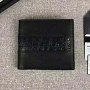 PRADA男士短款錢夾 專柜新款式 官網(wǎng)同步 2M0513 黑色彩帶鱷魚皮 意大利高等原單十字紋牛皮質(zhì)感極好 彩帶鱷魚皮更顯高等 長11cm高9cm