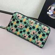  1ML506 芒果彩印 PRADA單拉鏈錢包 官網(wǎng)同步 代工號224內(nèi)碼 意大利高等牛皮質(zhì)感極好 長19 高10.5寬2.8cm 芒果彩印綠色小牛皮