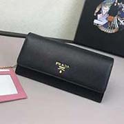  1MH132 散字拼色 PRADA二折款皮夾 官網同步 意大利高等壓紋牛皮質感極好 長19 高10.5寬3.5cm 壓紋拼色黑配檸檬黃粉