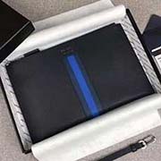 PRADA男士手包 專柜新款式 官網同步 2NG005 深藍淺藍彩帶字嘜 意大利高等原單十字紋牛皮質感極好 內里進口羊皮 原單Lampo拉鏈 原單 長28cm高18cm