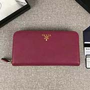 PRADA經(jīng)典款單拉鏈錢包 經(jīng)典之作 1ML506 玫紅散字嘜 意大利高等原單十字紋牛皮質(zhì)感極好 進口鍍金金屬五金配件 長20cm高10cm