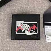 2018新漫畫印象系列PRADA男士短款錢夾 專柜新款式 官網同步 2M0513 黑色漫畫印象 意大利高等原單十字紋牛皮質感極好 融入漫畫元素的設計 長11cm高9cm