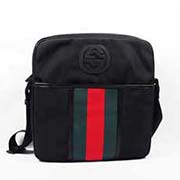 古奇男包新款2012 古琦古奇時尚休閑男士單肩斜挎包1