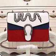 gucci酒神系列標志性的雙虎頭搭扣 